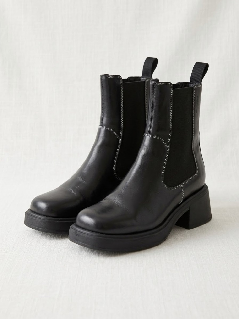 VAGABOND SHOEMAKERS Dorah Black Leather Contrast Stitch Square Toe Chelsea Boots